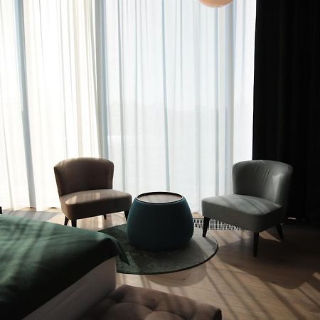 The Veil Hotel Astana Buitenkant foto A room at the hotel