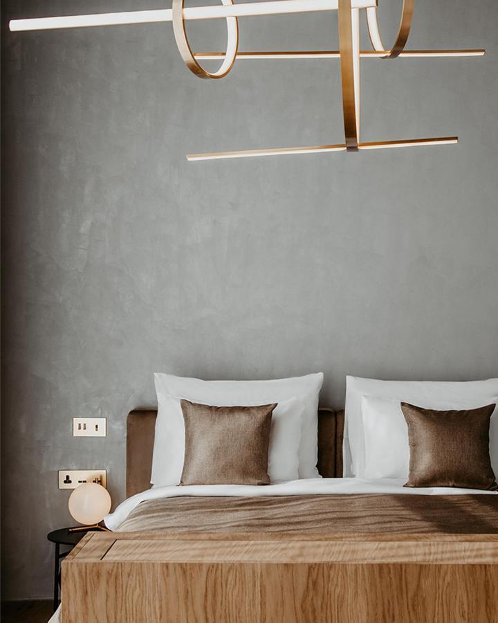 The Veil Hotel Astana Buitenkant foto A wall mounted light