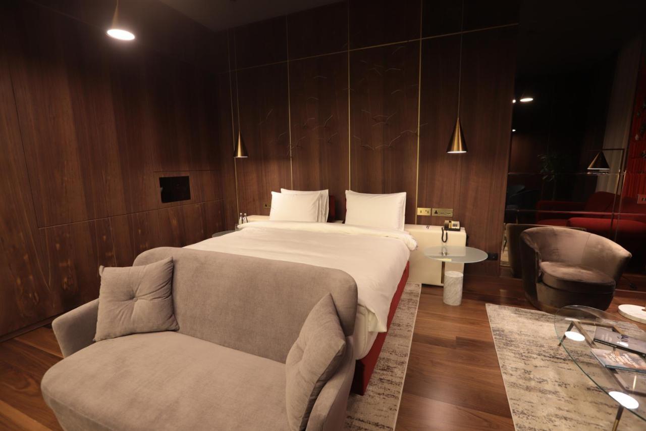 The Veil Hotel Astana Buitenkant foto A room at the hotel