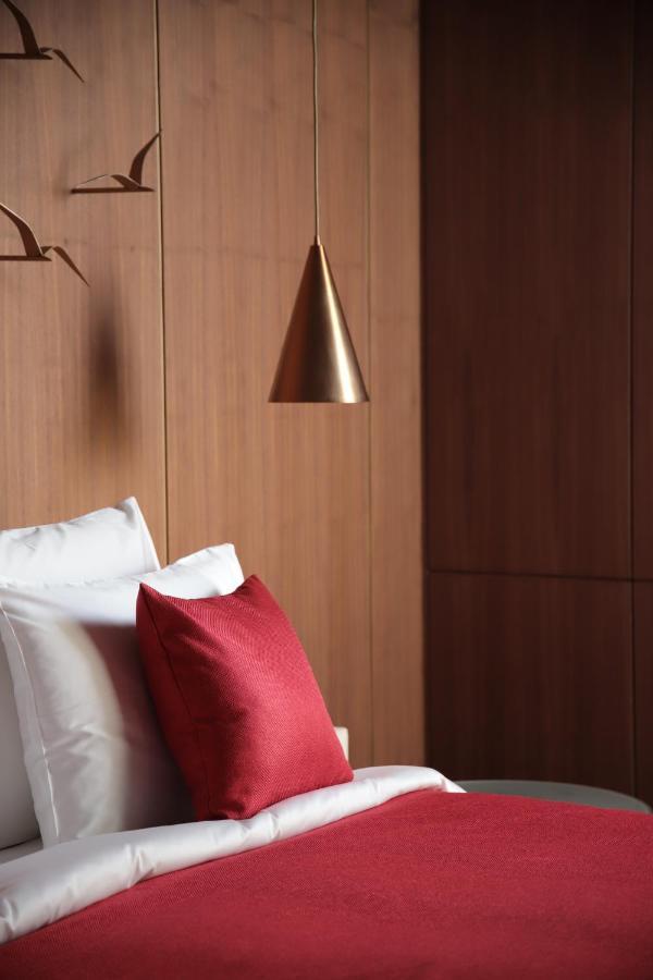 The Veil Hotel Astana Buitenkant foto A pendant light
